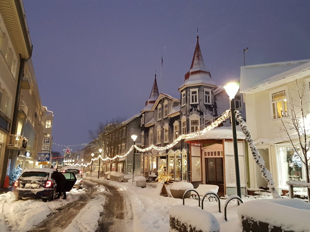 Göngugatan á aðventunni. Mynd: Herdís Helgadóttir.